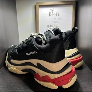 Balenciaga triple s